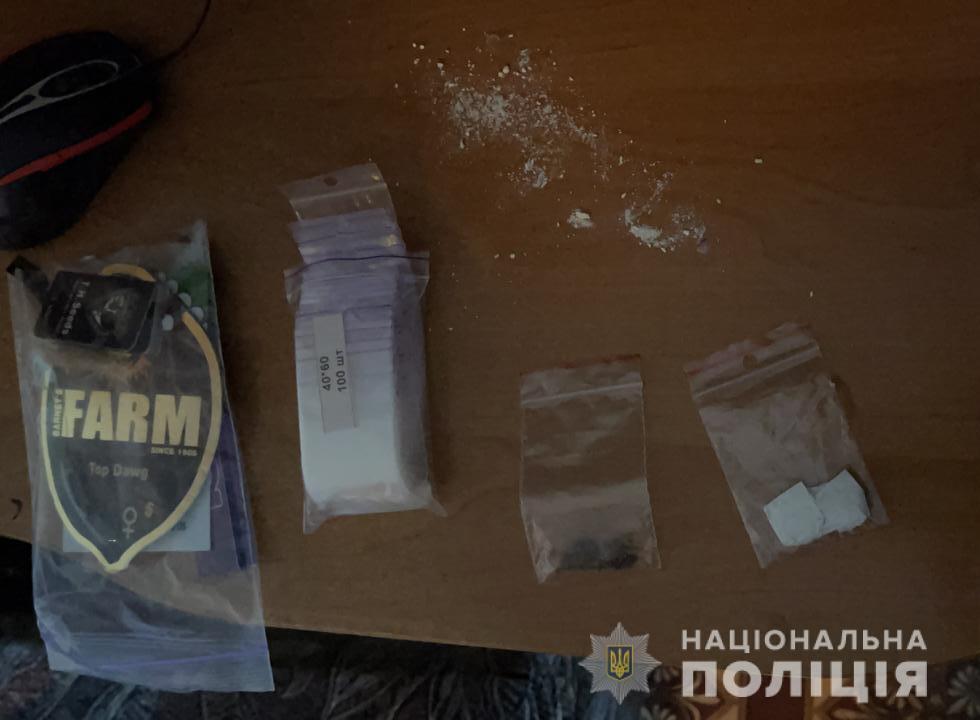 На Одещині правоохоронці припинили діяльність організованої злочинної групи, яка займалася виготовленням і продажем амфетаміну та канабісу