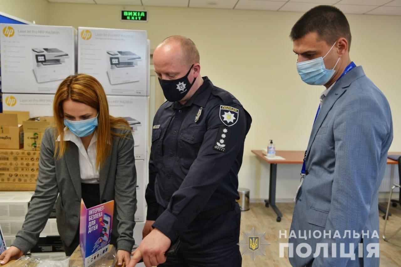 Консультативна місія Європейського союзу в Україні підтримала одеських поліцейських новим технічним обладнанням