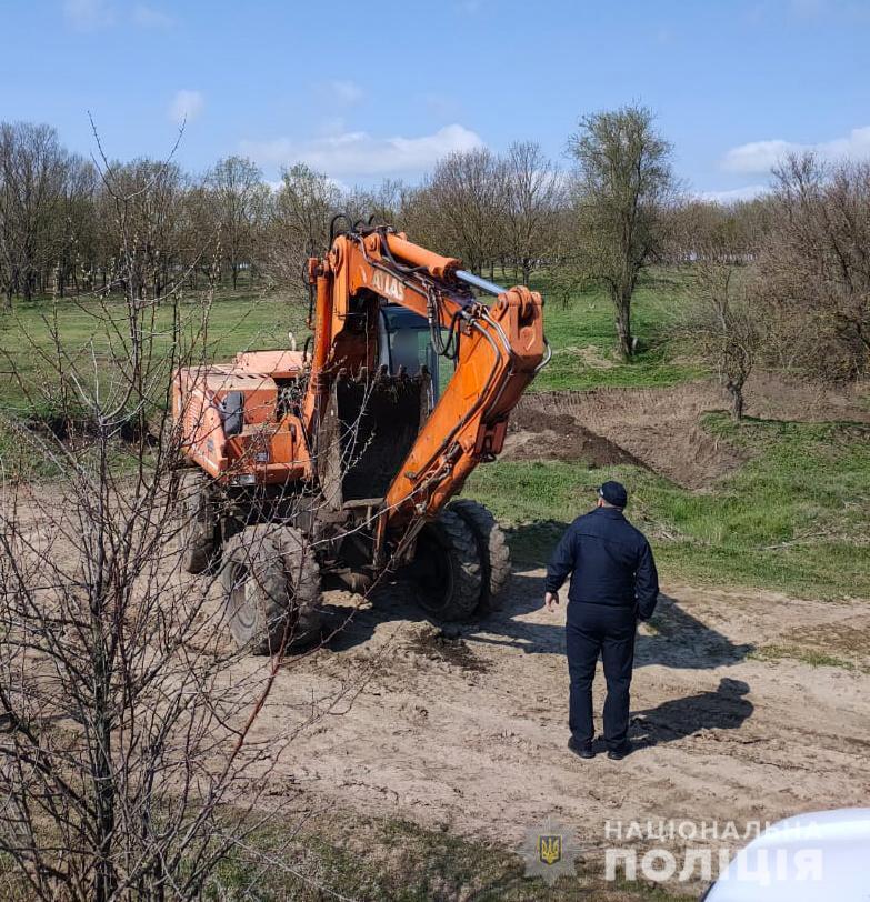 Правоохоронці Одещини запобігли незаконному заволодінню ґрунтовим покривом землі