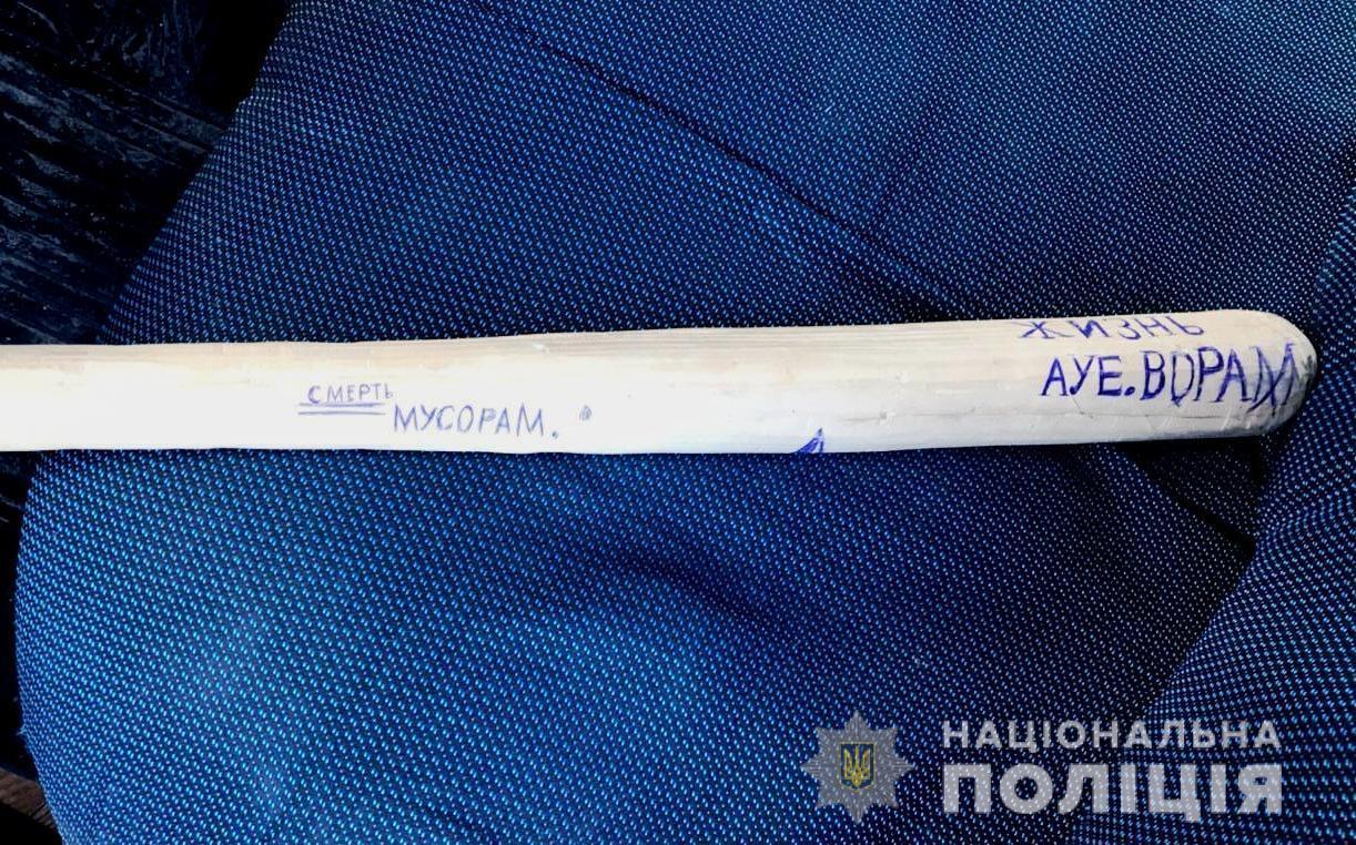 В Одеському районі правоохоронці викрили сімох осіб, які намагалися впливати на криміногенну ситуацію в районі