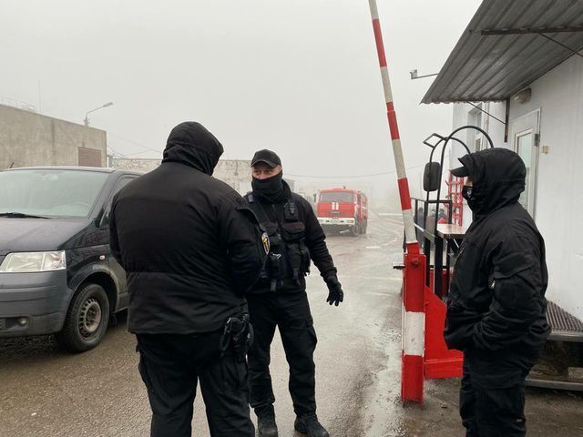 В Николаеве происходит очередная попытка рейдерского захвата предприятия с участием силовиков