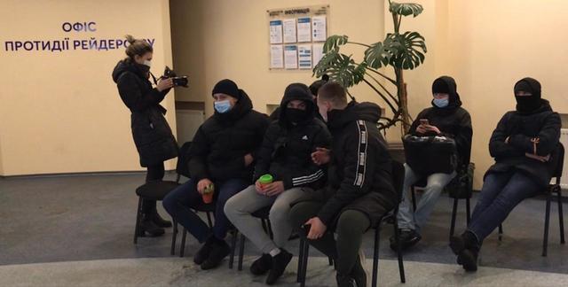 Офіс протидії рейдерству захопили тітушки кримінального авторитета Володимира Мікуленка
