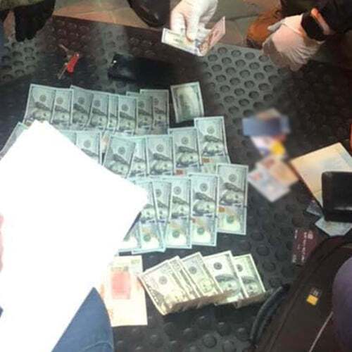 В Киеве чиновника Миграционной службы задержали на взятках за легализацию иностранцев в Украине