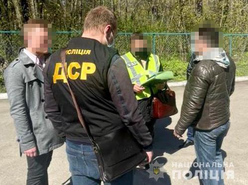 5 000 доларів США за поселення людей похилого віку – поліція затримала на хабарі директора київського пансіонату