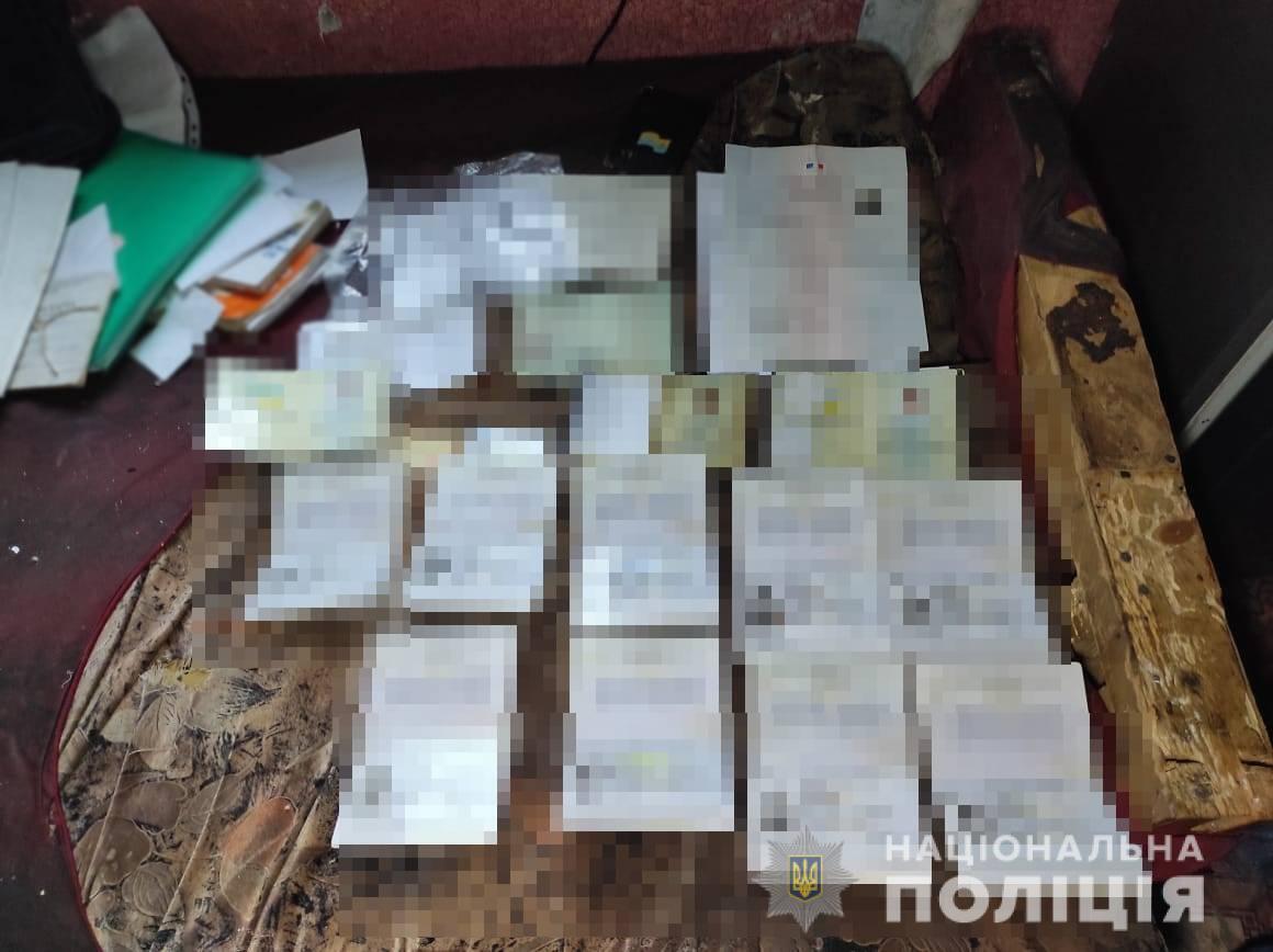 Правоохоронці Одещини ліквідували злочинну групу, учасники якої шляхом обману вербували людей для втягнення в злочинну діяльність у Франції