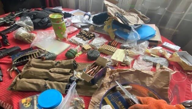 Підприємець із Харківщини облаштував удома арсенал боєприпасів