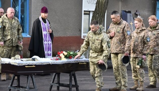 На Волині попрощалися з військовим, який загинув внаслідок обстрілу в зоні ООС