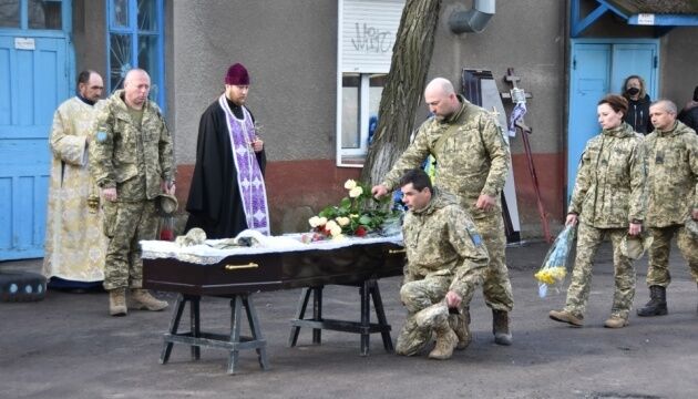 На Волині попрощалися з військовим, який загинув внаслідок обстрілу в зоні ООС