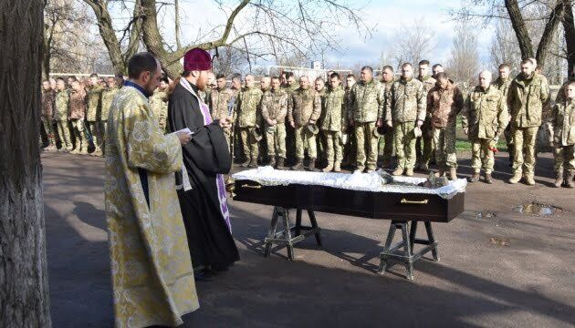 На Волині попрощалися з військовим, який загинув внаслідок обстрілу в зоні ООС