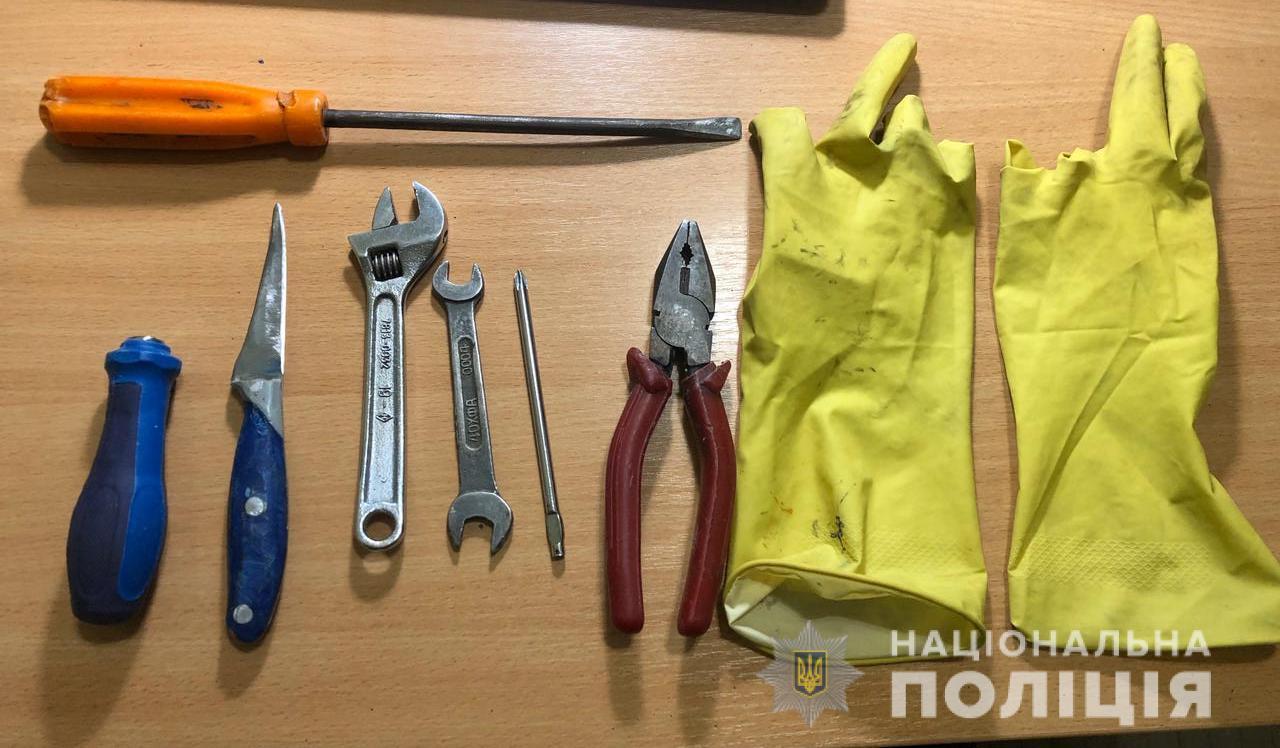 Поліцейські оперативно затримали іноземця, який пограбував одесита