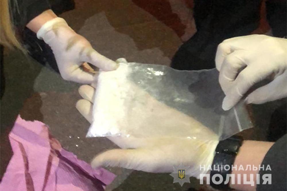 Поліцейські вилучили в киянки наркотиків та психотропів на понад 800 тисяч гривень
