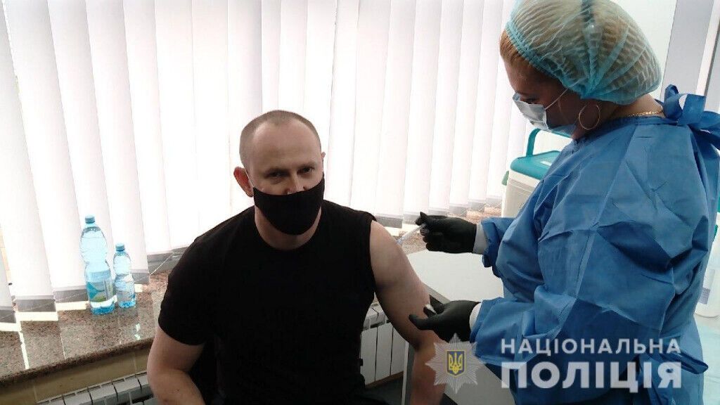 Нацполіція розпочала процес вакцинації (ВІДЕО)