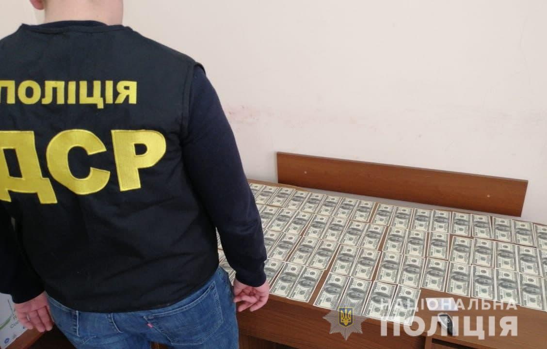 На Прикарпатті викрили групу вимагачів – організатору та учаснику повідомили про підозри