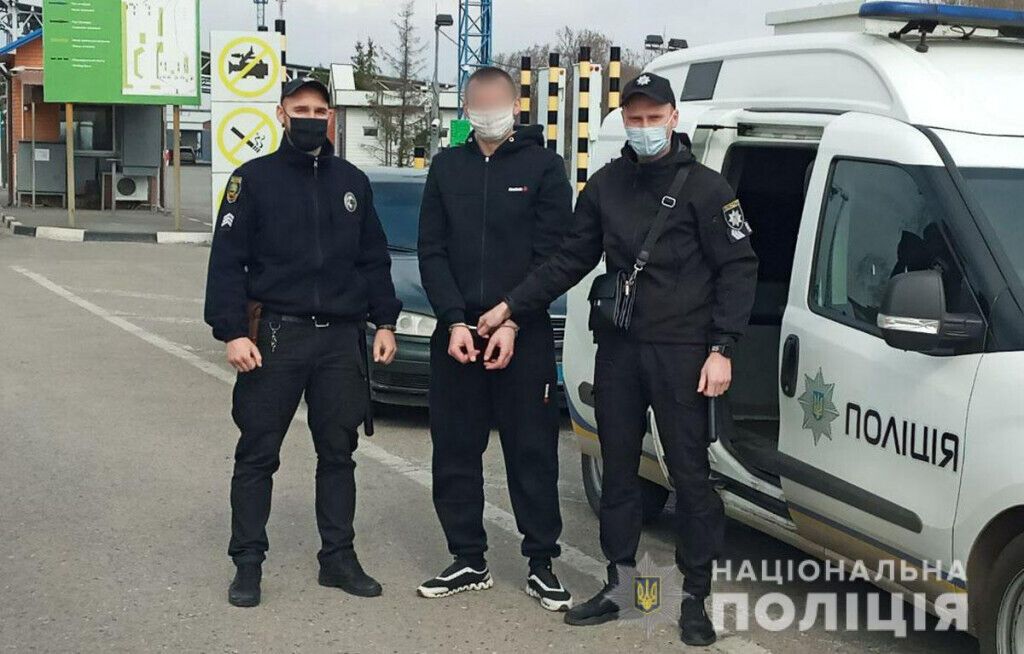 Поліція Донеччини екстрадує краматорчанина, який 11 років переховувався від закону на території РФ