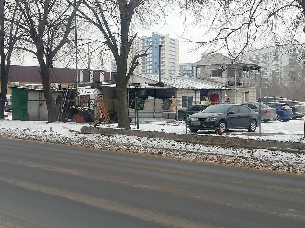 Незаконно зайняв земельну ділянку і облаштував автостоянку — чоловік постане перед судом (ФОТО)