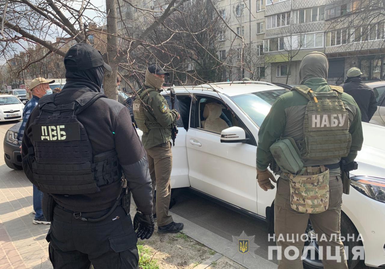 Колишній посадовець Нацполіції підозрюється в одержанні майже мільйона неправомірної вигоди та подальшій легалізації коштів – внутрішня безпека НПУ