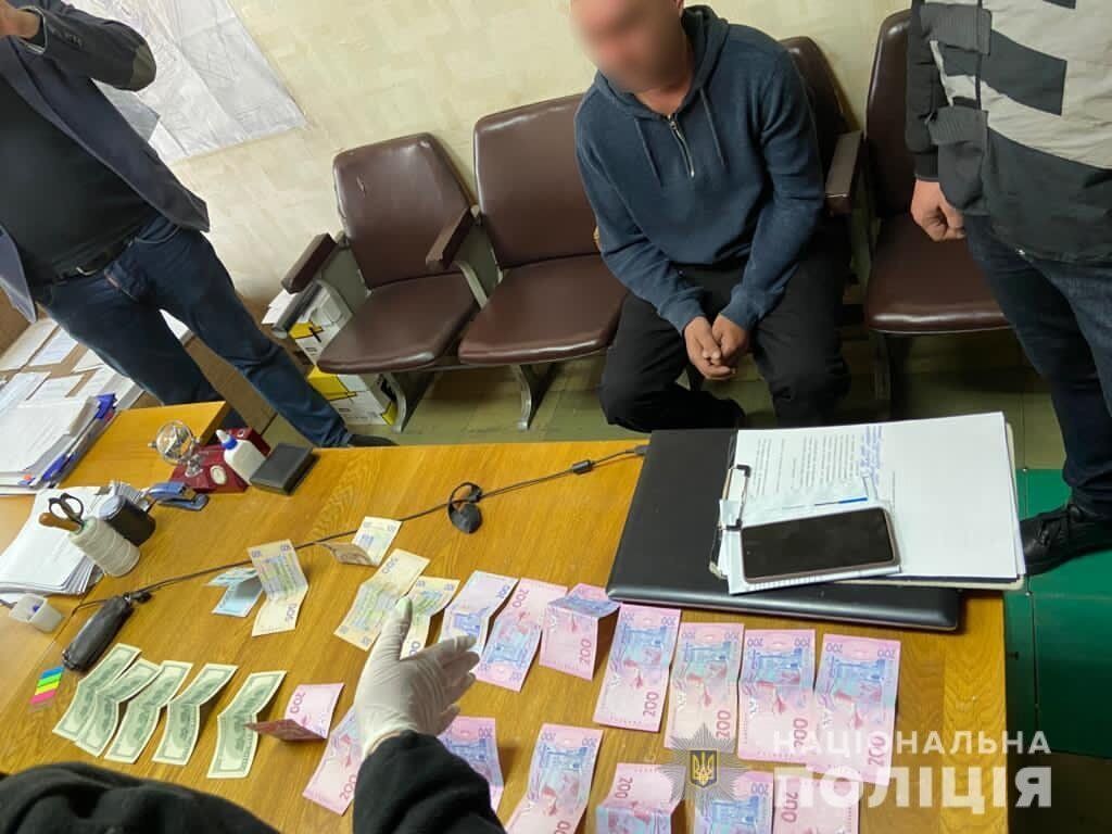 Мешканцю Кривого Рогу загрожує до восьми років позбавлення волі за надання поліцейському хабаря