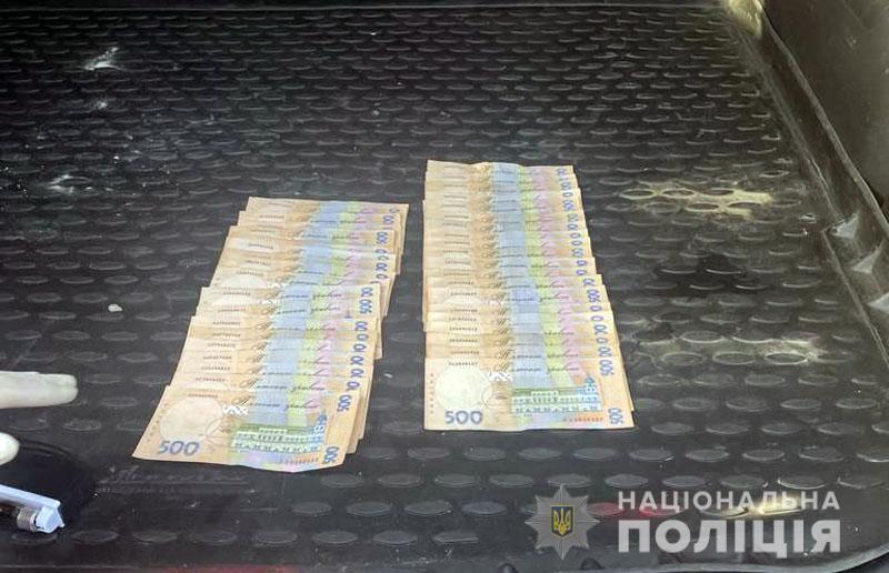 Поліцейські Донеччини викрили заступника голови Мангушської територіальної громади на хабарі