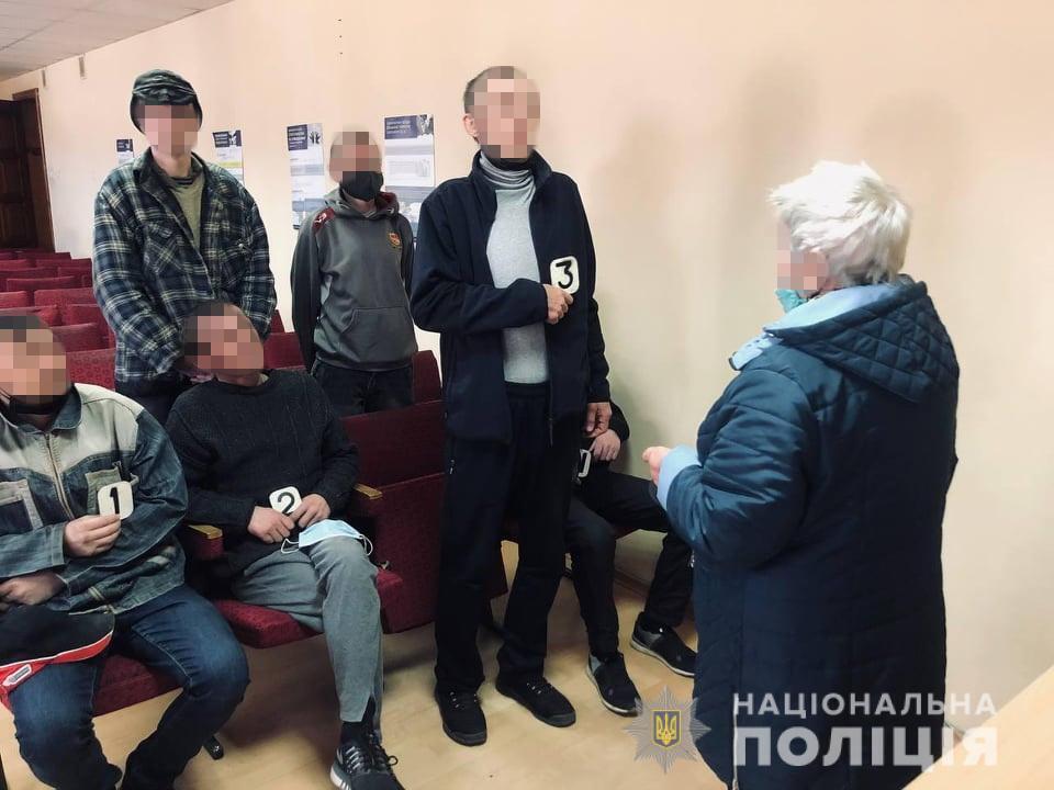 На Луганщині поліцейські затримали шахрая, який діяв за схемою «Ваш родич у біді»