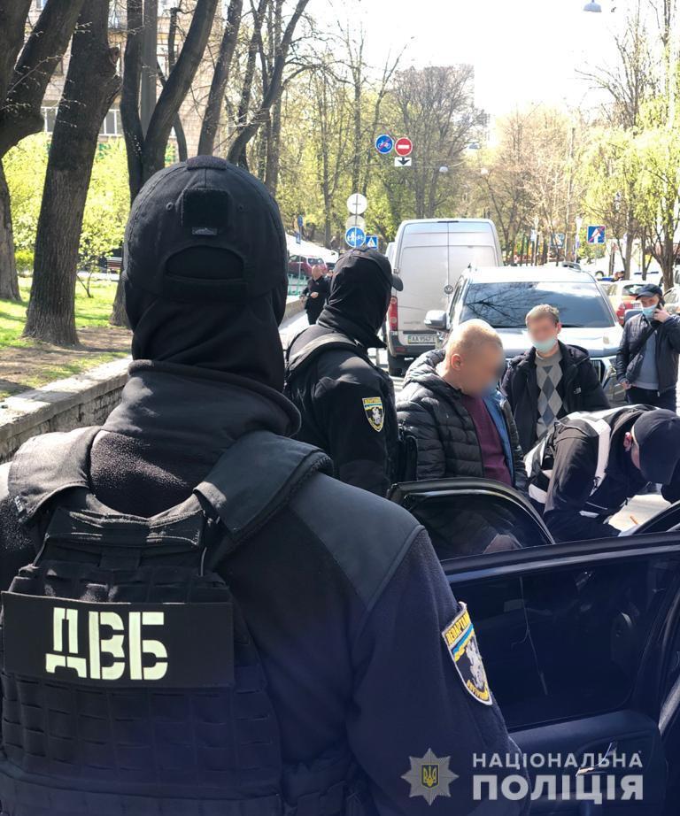 Нацполіція затримала у Києві групу шахраїв, яка «торгувала» посадами високопосадовців
