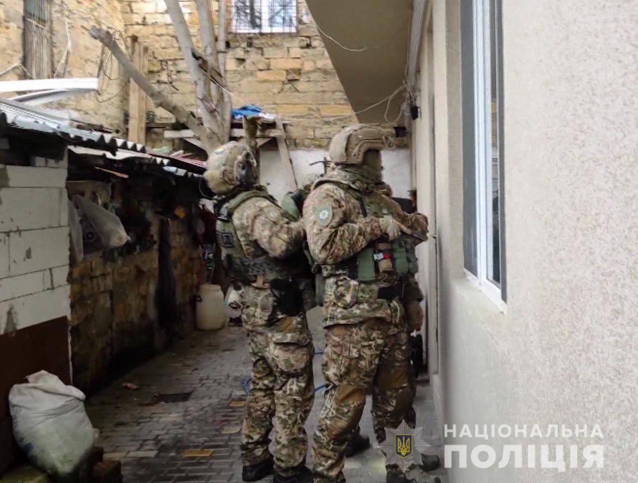 Правоохоронці проводять масштабні заходи з зачистки Одещини від представників криміналітету