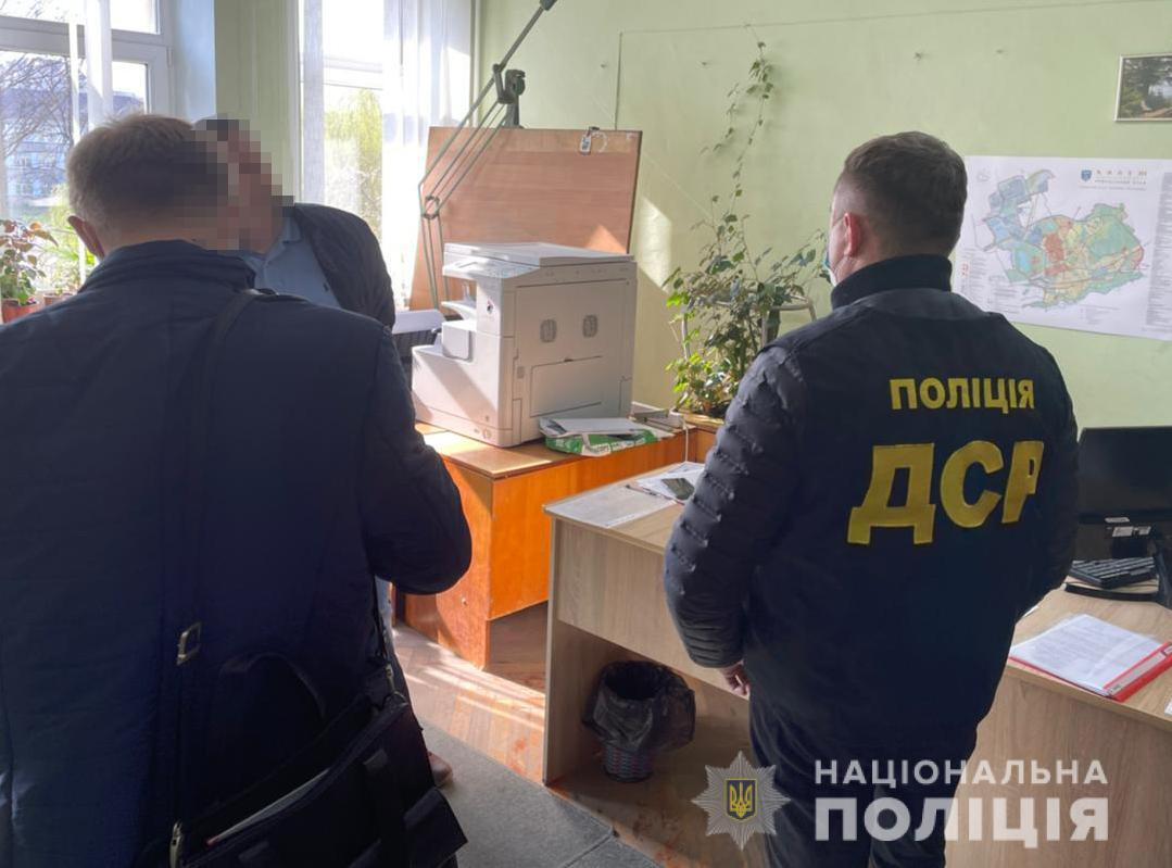 Поліція викрила посадовців Калуської міської ради: погоджували&nbsp;дозволи на будівельні роботи за «винагороду»
