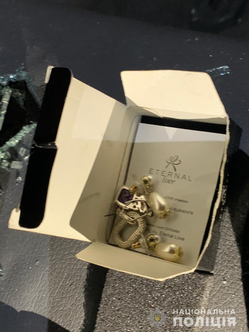 У Миколаєві оперативники та спецпризначенці КОРД затримали групу квартирних крадіїв з Одещини