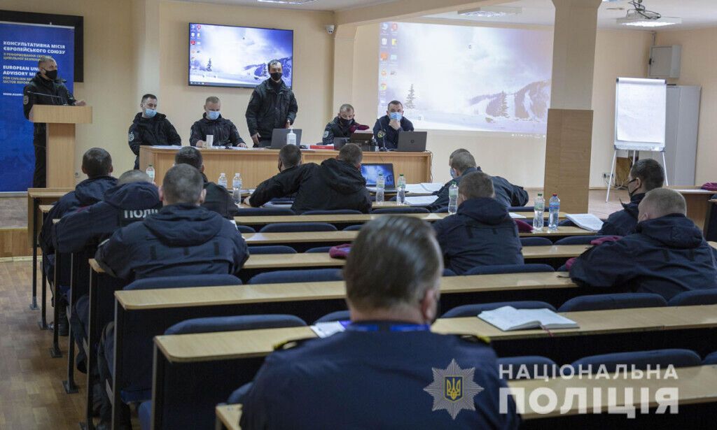 У Нацполіції відбулися кваліфікаційні навчання для тренерів-поліцейських із організації публічного порядку (ВІДЕО)