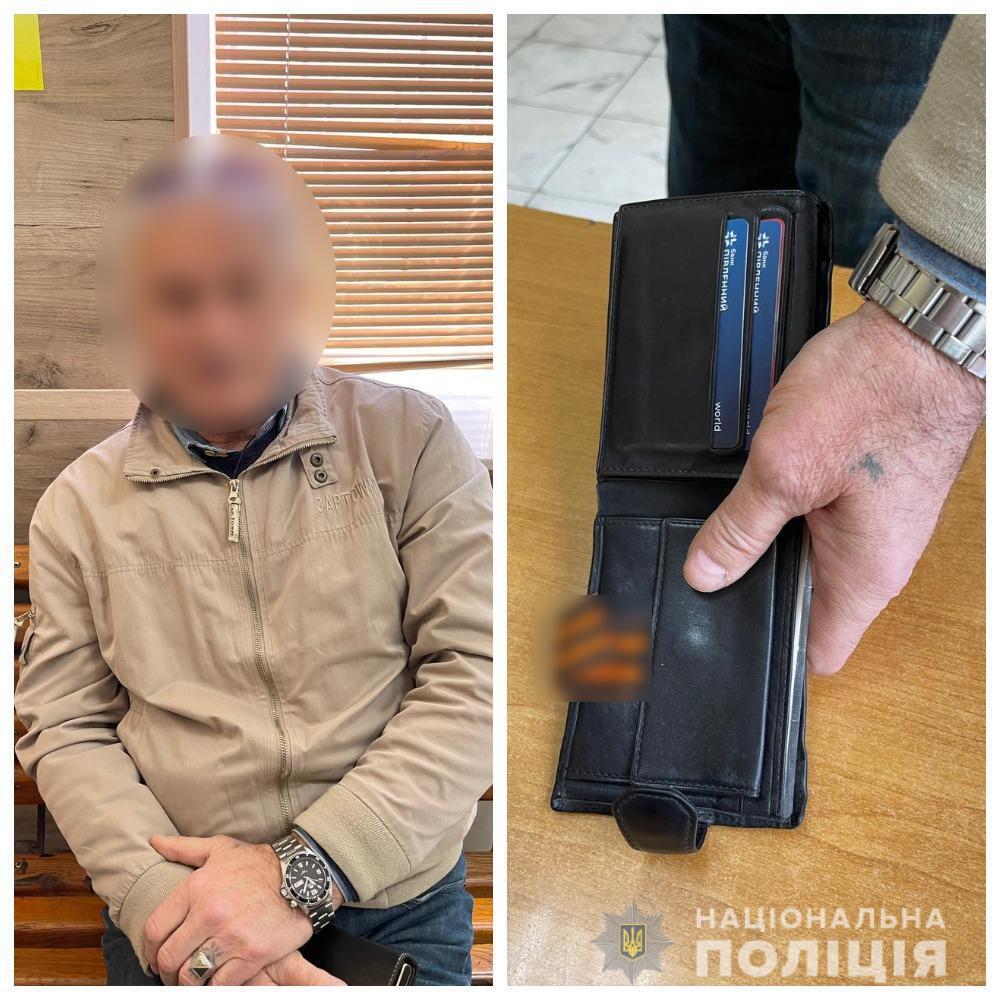 Одеські поліцейські притягують до відповідальності двох громадян за публічне використання забороненої символіки