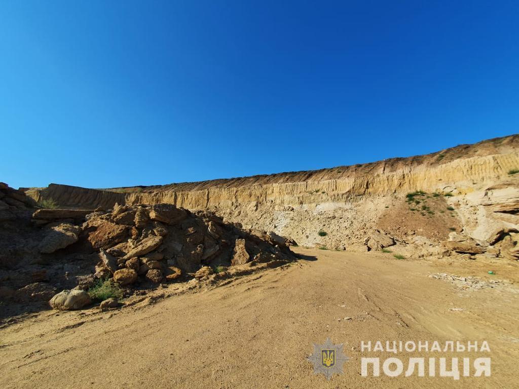 На Одещині правоохоронці оголосили підозру директору приватного підприємства у порушенні встановлених правил використання надр, що спричинило тяжкі наслідки