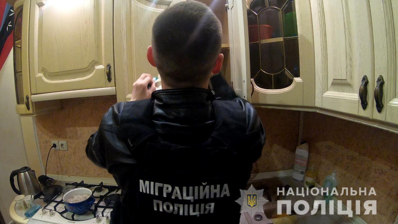 В Одесі правоохоронці притягують до відповідальності за сутенерство трьох жінок