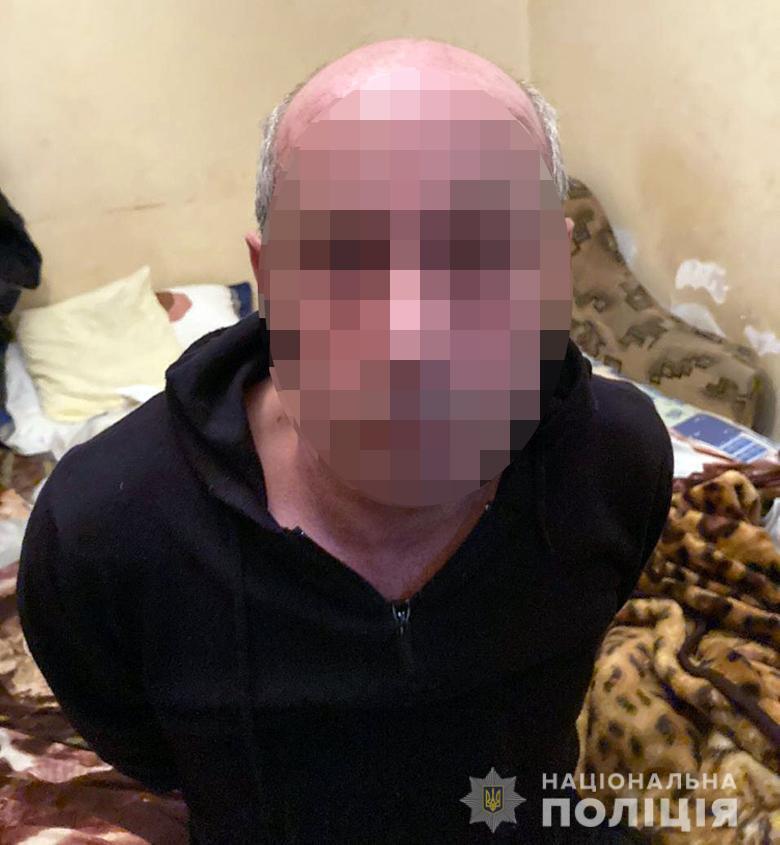 Слідчі столичної поліції повідомили про підозру двом чоловікам, які відібрали у киянина майже п’ять  мільйонів гривень