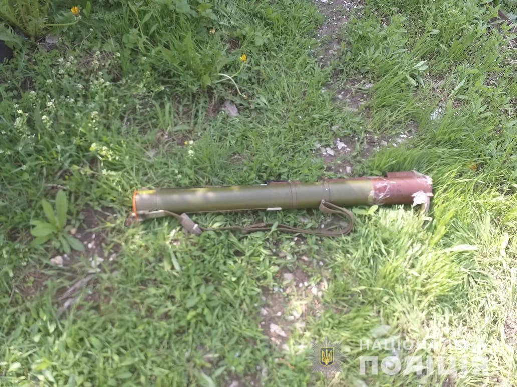 На Луганщині поліцейські вилучили у чоловіка арсенал зброї
