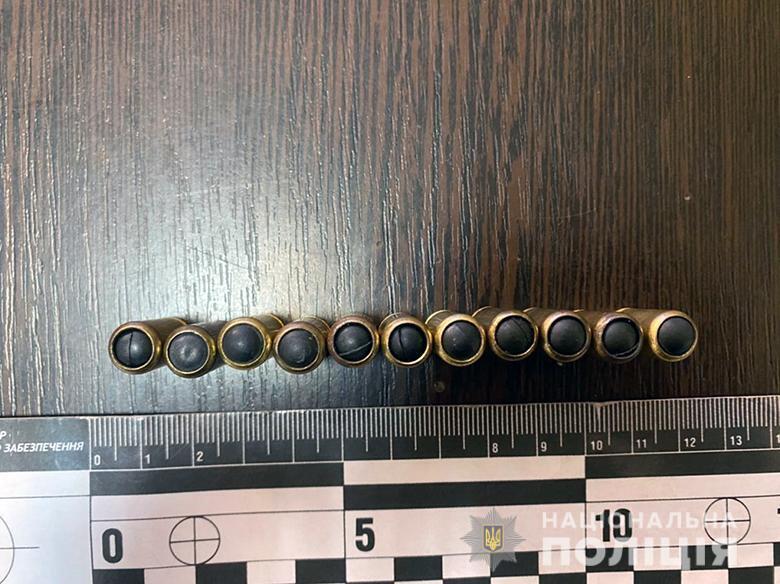 Столичні поліцейські встановлюють обставини конфлікту зі стрільбою у Солом’янському районі