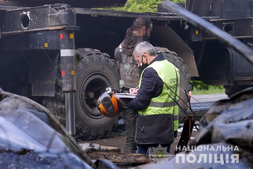 На Хмельниччині поліція з'ясовує обставини ДТП із загиблими за участю трьох транспортних засобів