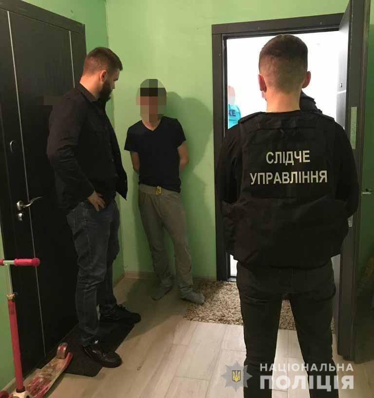 Вінницькі поліцейські затримали організоване злочинне угруповання, яке на мільйони гривень ошукало агрофірми в різних регіонах