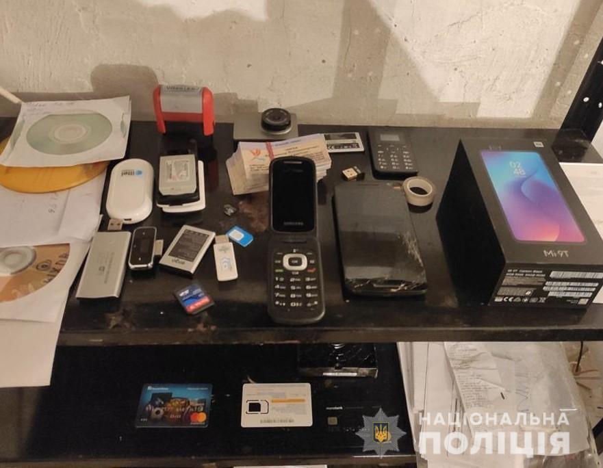 Вінницькі поліцейські затримали організоване злочинне угруповання, яке на мільйони гривень ошукало агрофірми в різних регіонах