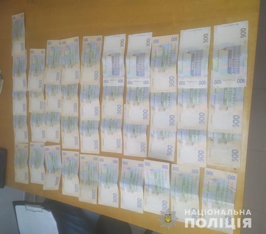 На Вінниччині поліцейські затримали двох зловмисників, які пограбували чоловіка з інвалідністю