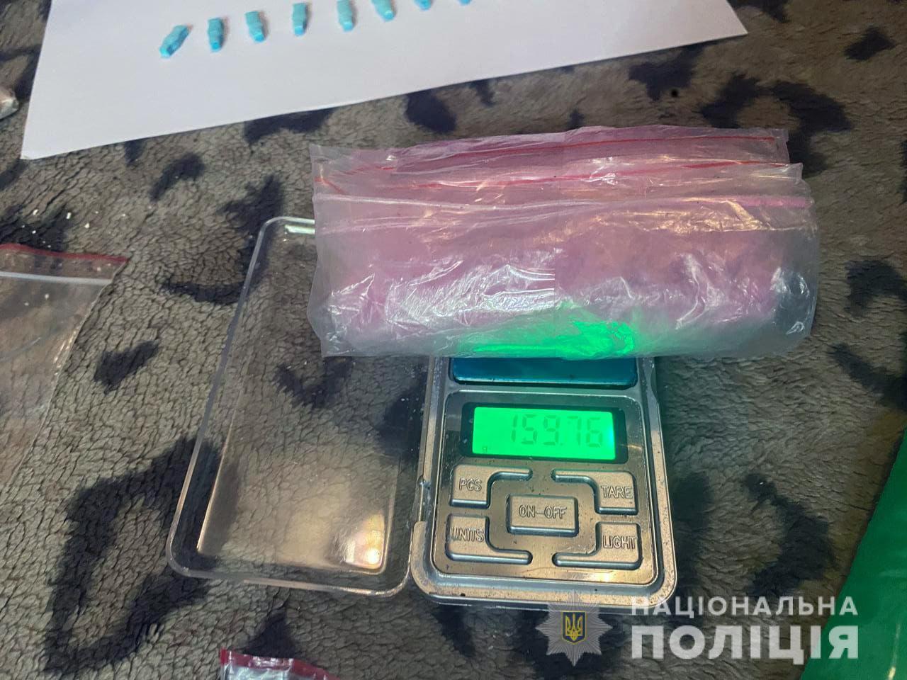 Детективи поліції Донеччини викрили наркоділка з психотропами на майже 200 тисяч гривень