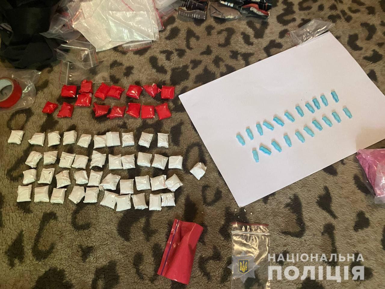 Детективи поліції Донеччини викрили наркоділка з психотропами на майже 200 тисяч гривень