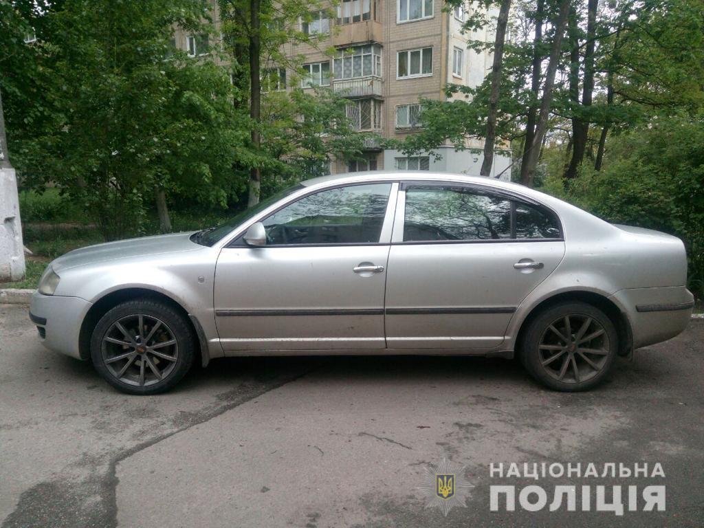 На Київщині поліцейські затримали озброєнну злочинну групу автокрадіїв