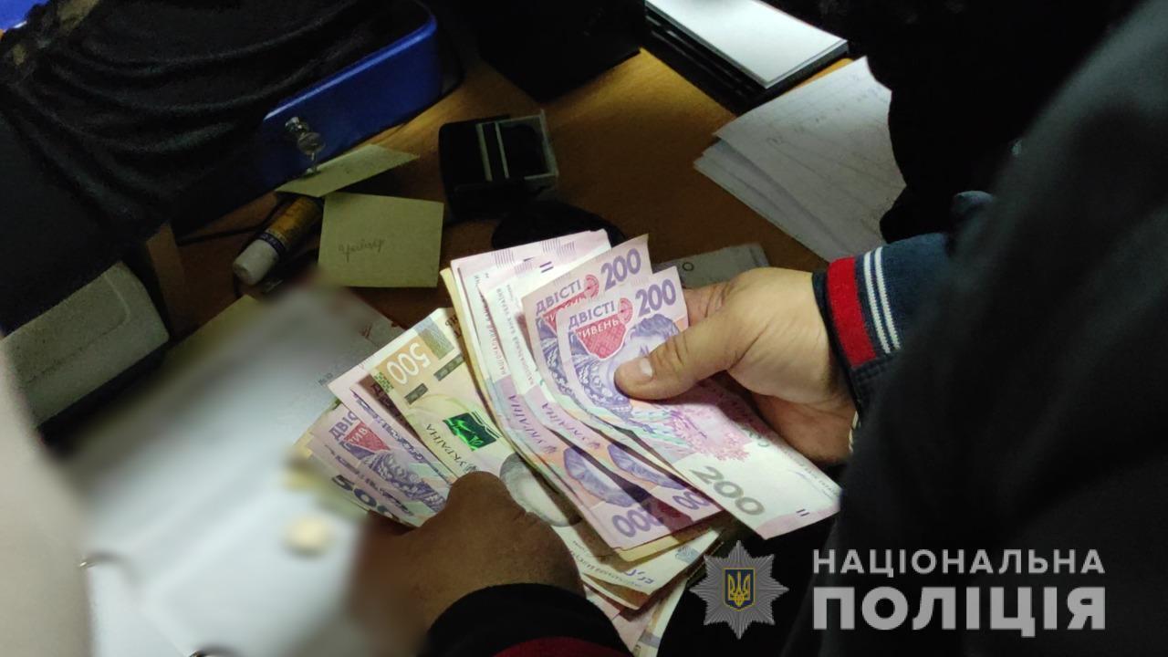 В Одесі правоохоронці викрили групу лікарів, які порушували правила використання наркотичних засобів і торгували рецептами на право їх придбання