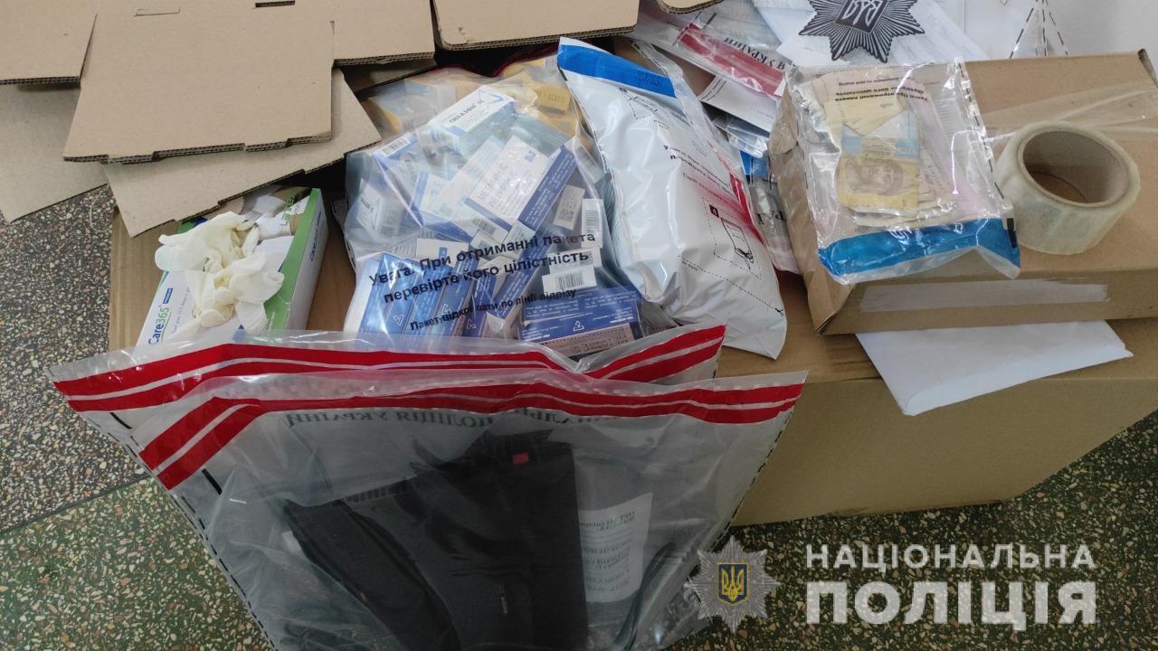 В Одесі правоохоронці викрили групу лікарів, які порушували правила використання наркотичних засобів і торгували рецептами на право їх придбання