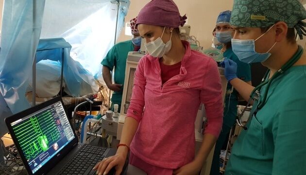 На Закарпатті роблять унікальні операції мозку — із мовними тестами