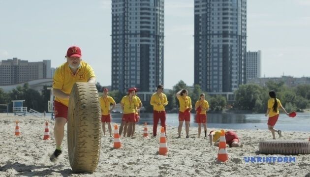 На пляжах Києва працюватимуть 120 лайфгардів на 26 рятувальних постах