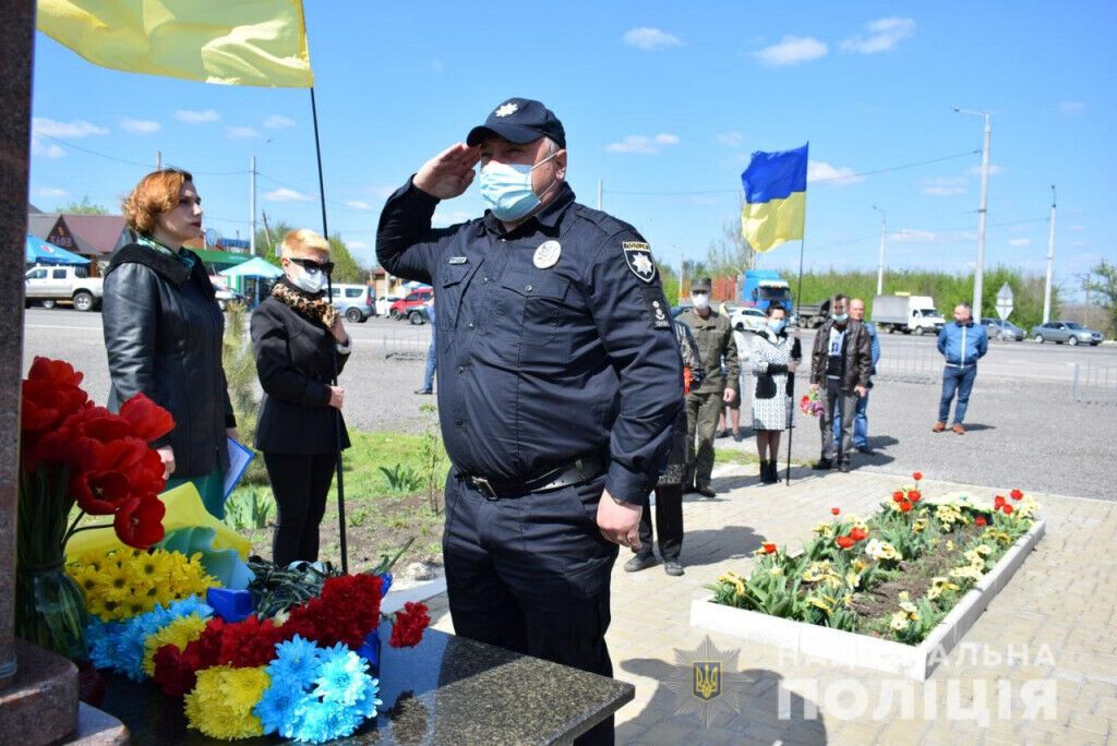 Поліцейські вшанували бійців, які загинули під час визволення Слов'янська