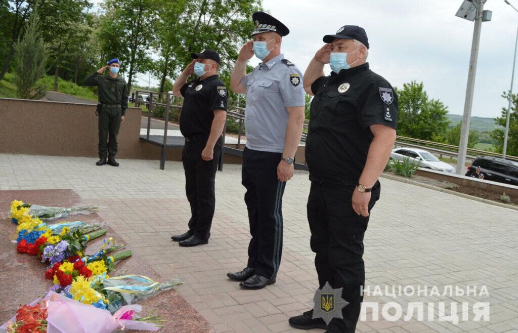 Поліцейські вшанували пам'ять захисників України, які загинули у збитому гелікоптері під Слов’янськом