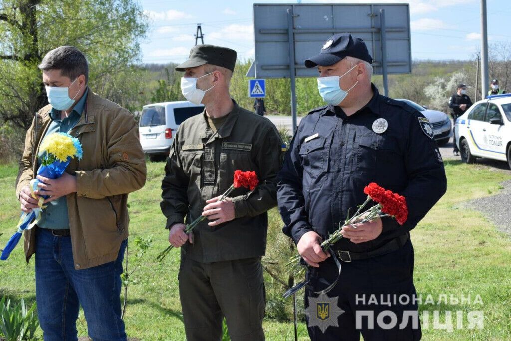 Поліцейські вшанували бійців, які загинули під час визволення Слов'янська