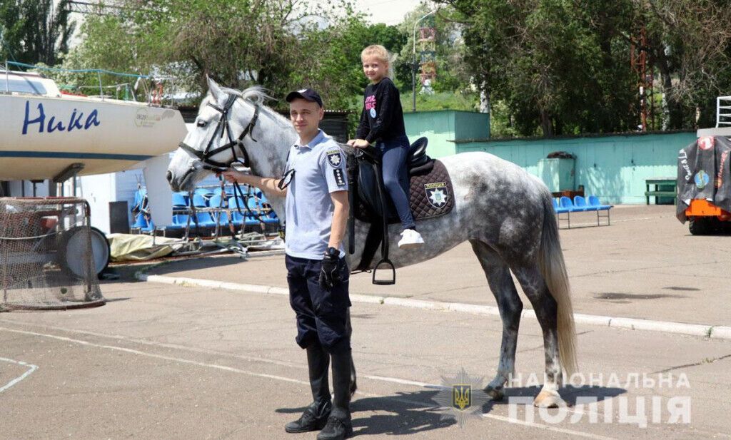 На Донеччині малеча розпочала канікули із захопливих пригод разом зі спецпризначенцями (ВІДЕО)