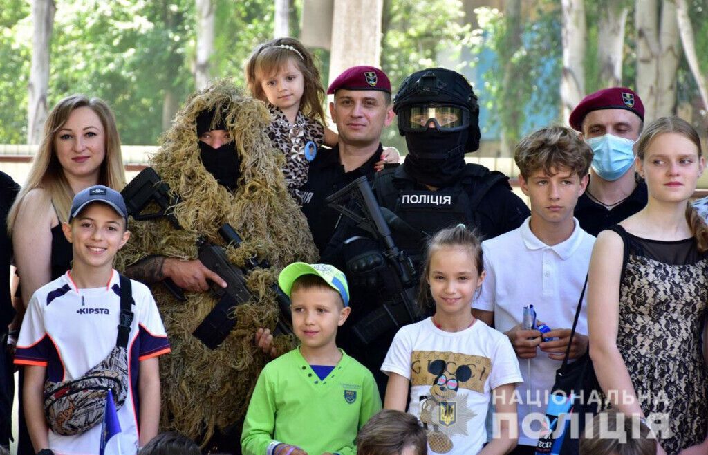 На Донеччині малеча розпочала канікули із захопливих пригод разом зі спецпризначенцями (ВІДЕО)